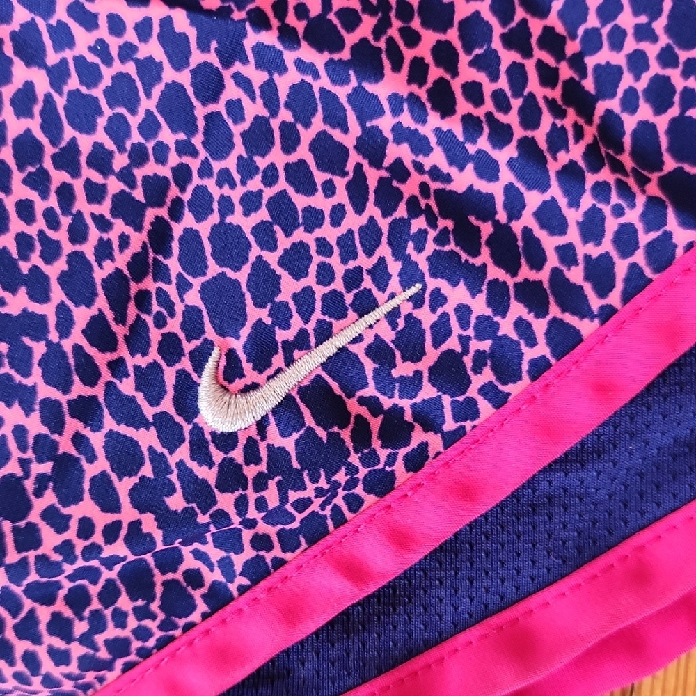 Nike Women's Dri Fit Shorts - Picture 4 of 4